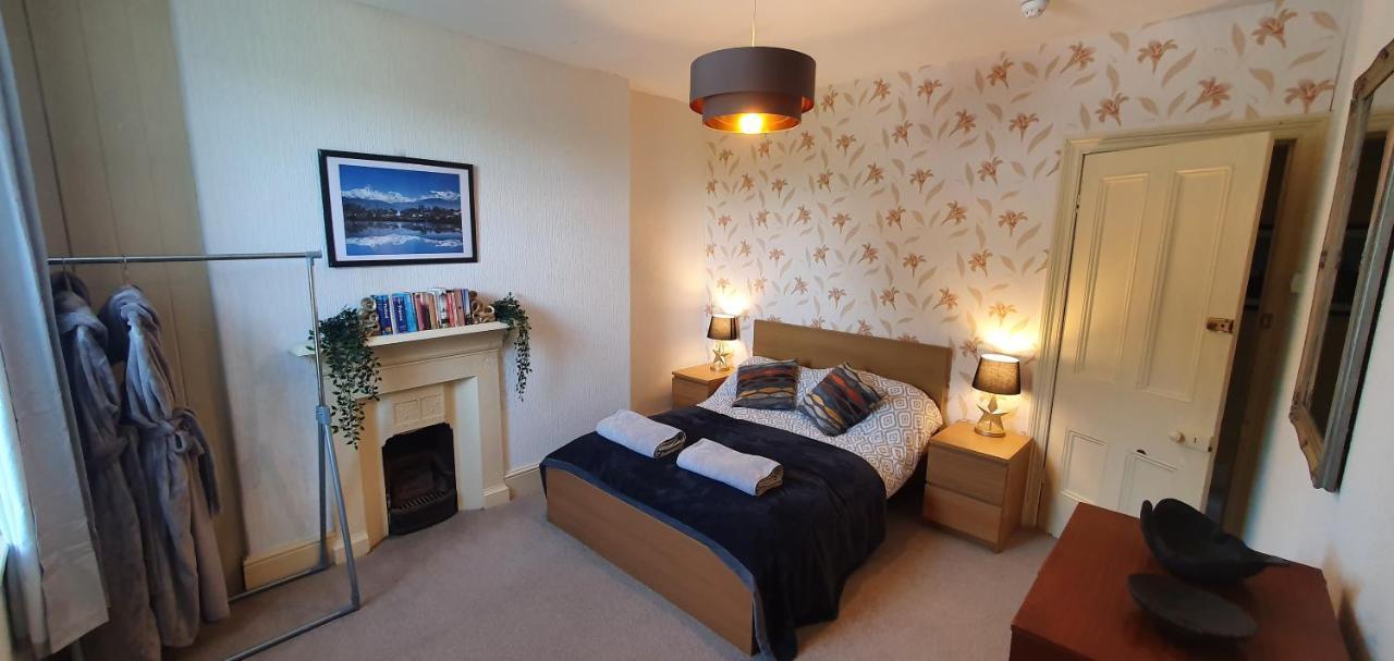 Large Mach Apartment At Pen Y Coed Hall Dolgellau Exterior foto