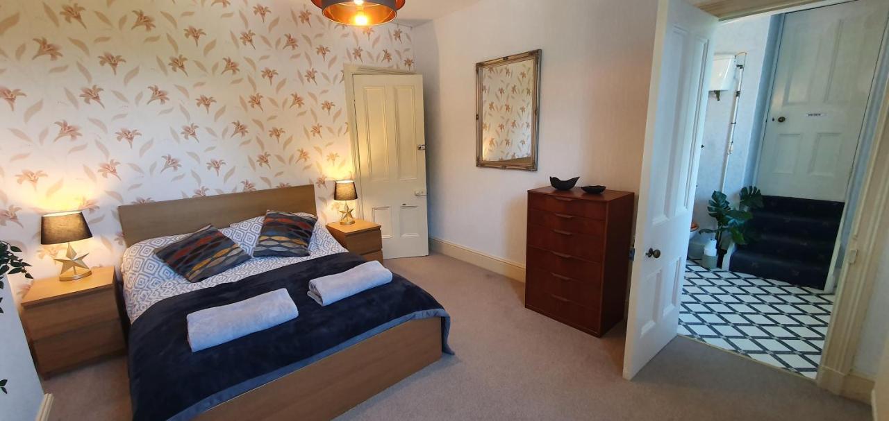 Large Mach Apartment At Pen Y Coed Hall Dolgellau Exterior foto