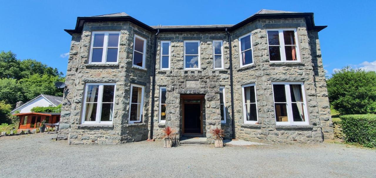 Large Mach Apartment At Pen Y Coed Hall Dolgellau Exterior foto
